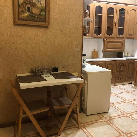 Квартира В Самом Центре Еревана Apartment ภายนอก รูปภาพ