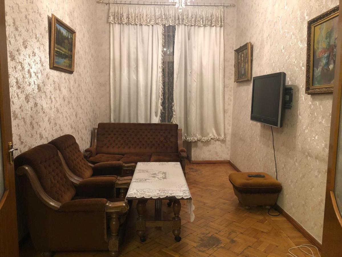 Квартира В Самом Центре Еревана Apartment ภายนอก รูปภาพ
