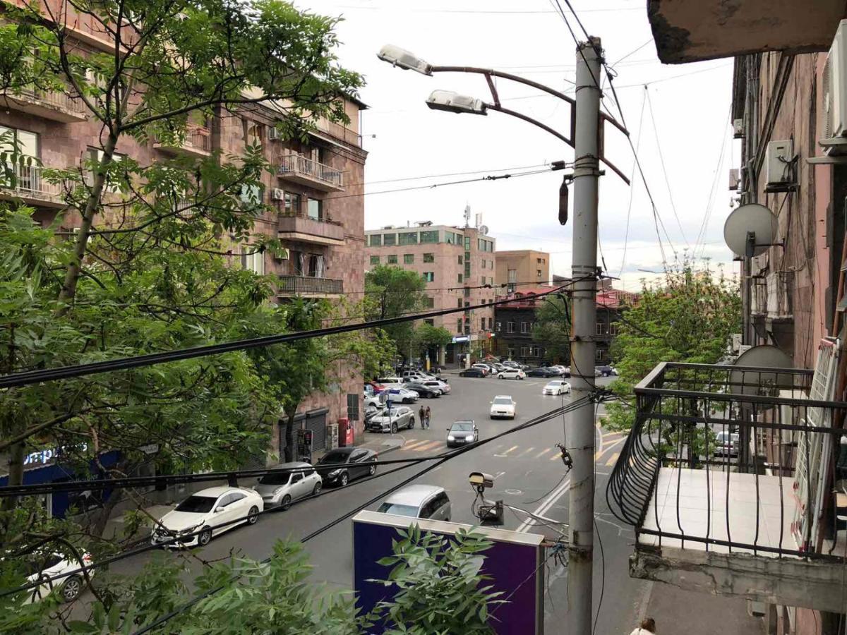 Квартира В Самом Центре Еревана Apartment ภายนอก รูปภาพ
