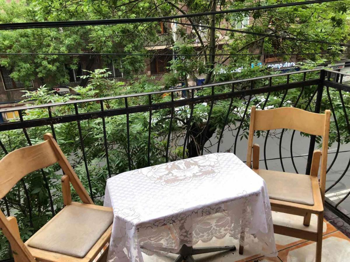 Квартира В Самом Центре Еревана Apartment ภายนอก รูปภาพ